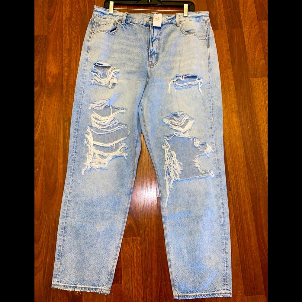 Women’s American Eagle Mom Jeans